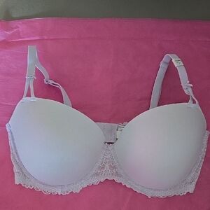 PINK Victoria's Secret Light Purple Lace Bra